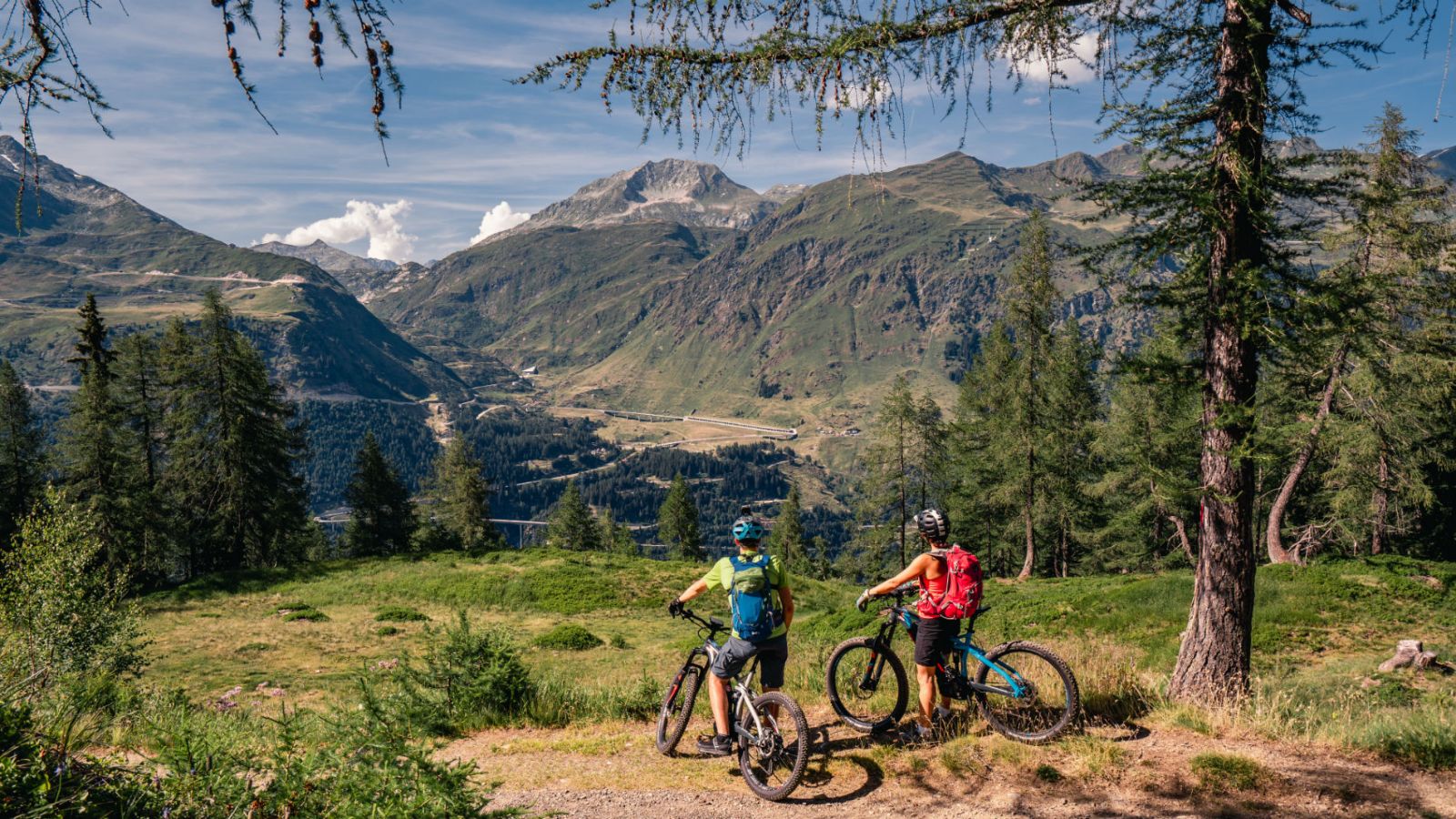 Mountain biking in Bedretto