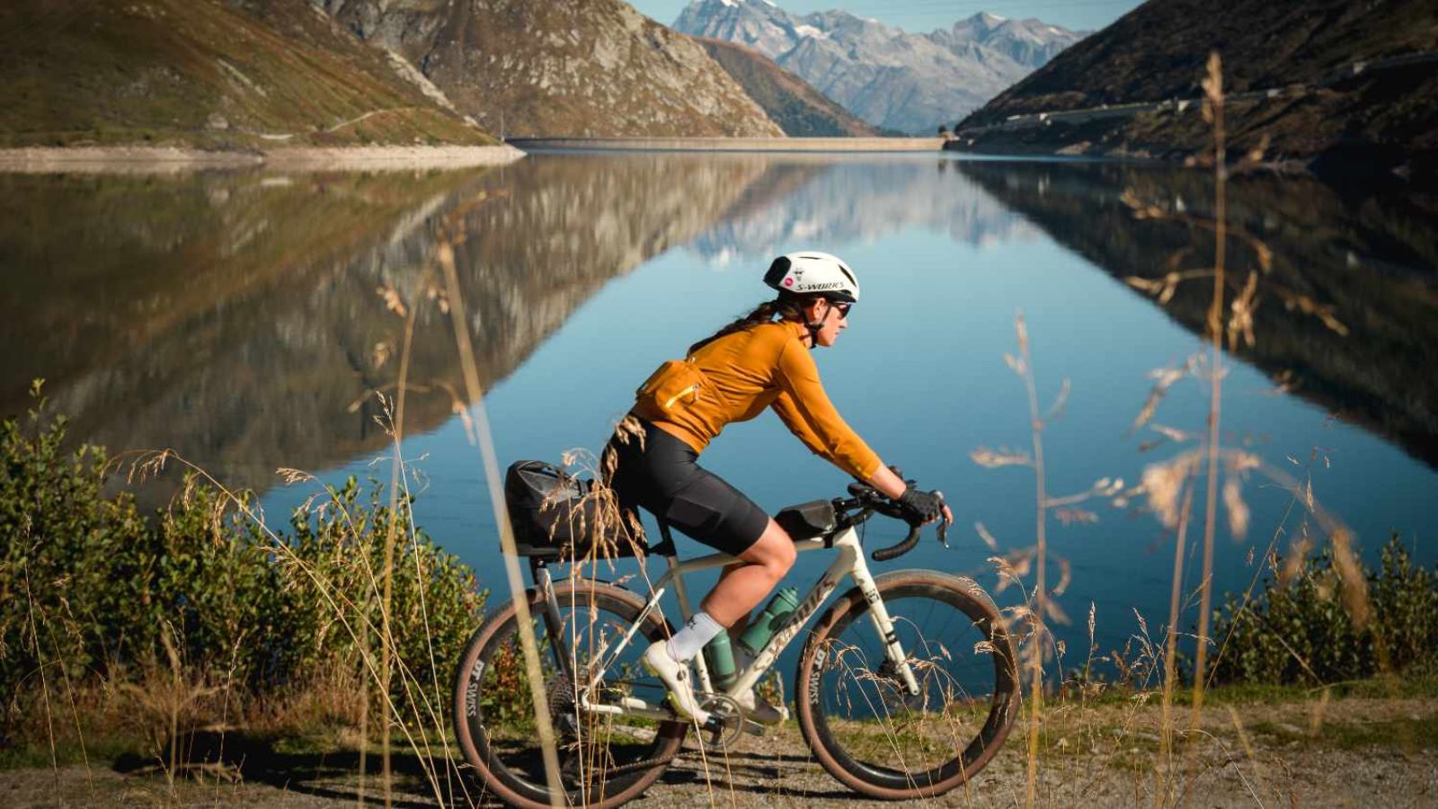 Gravel Luzzone Dam ©aswisswithapulse
