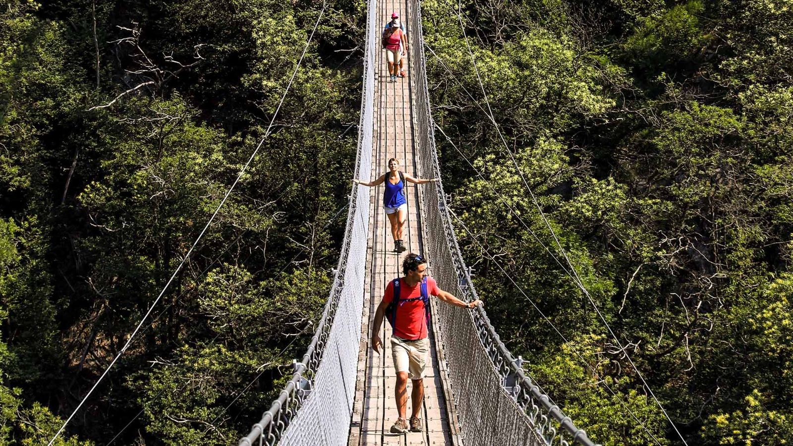 Curzútt, Tibetan bridge