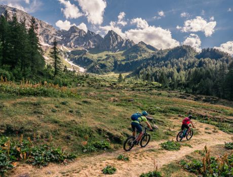 Mountain biking in Bedretto
