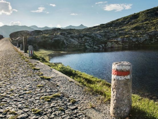 The Tremola Road