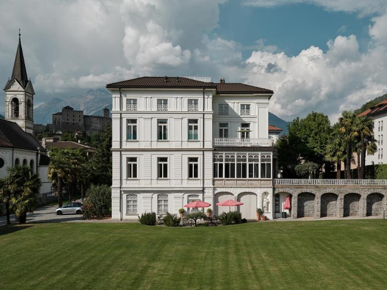 Image 1 - Business Center IN.Villa