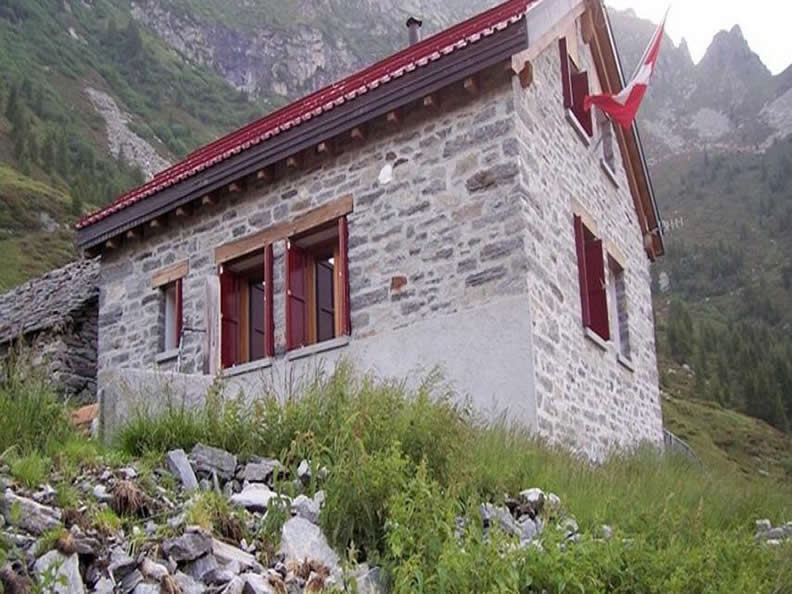 Image 2 - Capanna Lèis
