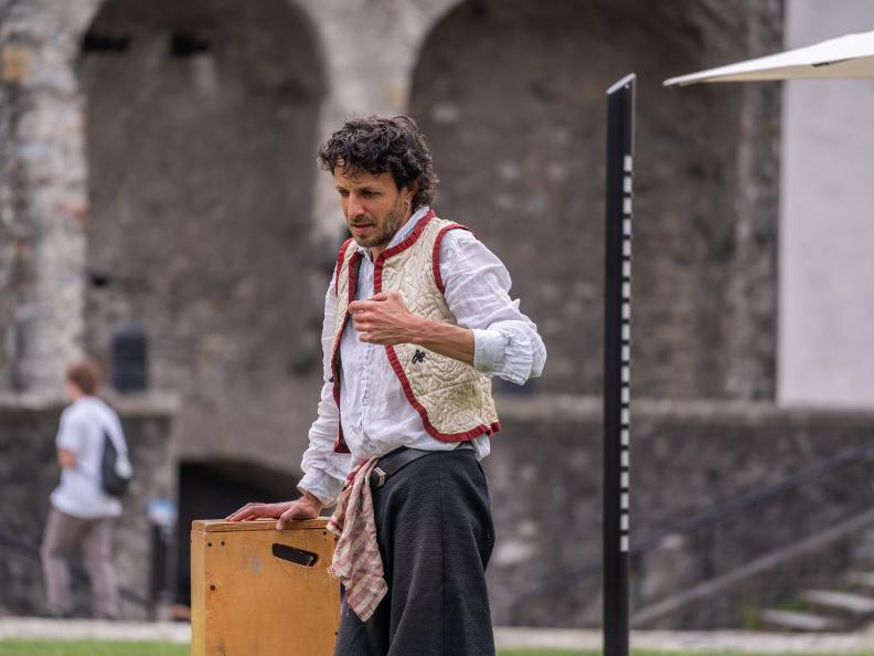 Image 4 - Medieval entertainment at the Fortress of Bellinzona 