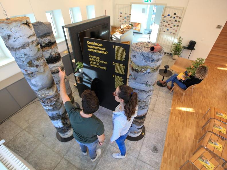 Image 5 - Visita alla Casa della sostenibilità USI di Airolo: Riflessione e proiezione nel planetario astronomico