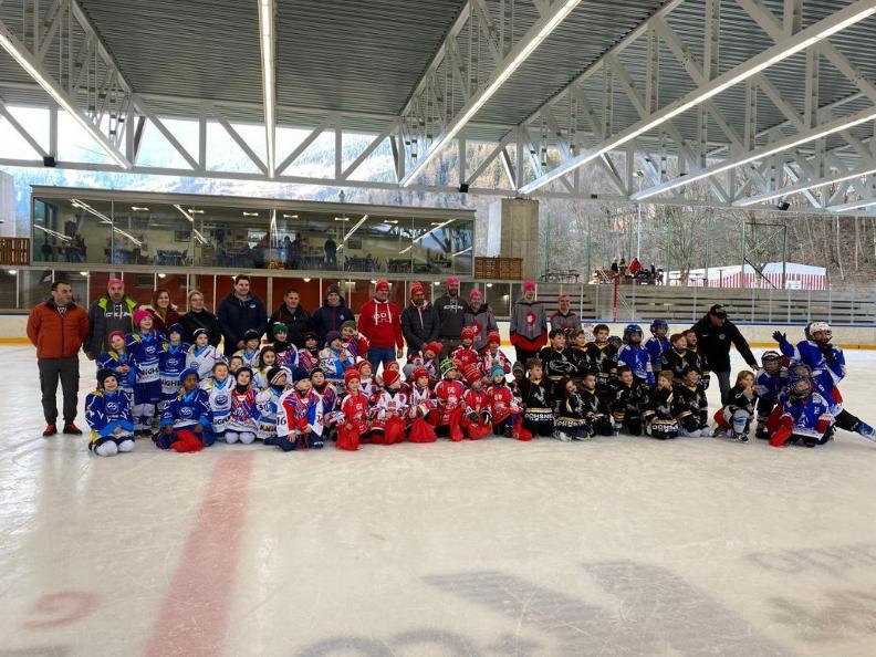 Image 2 - Torneo Borracce e Biberon - Pista ghiaccio Faido