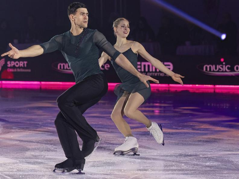 Image 3 - Music On Ice