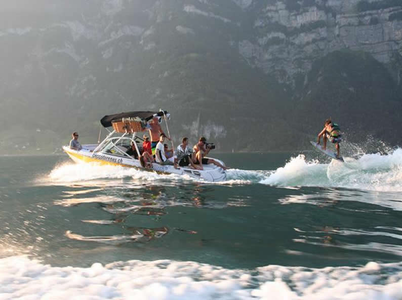 Image 0 - Wakesurfing & Wakeboarding Ticino Image 0 - Wakesurfing & Wakeboarding Ticino