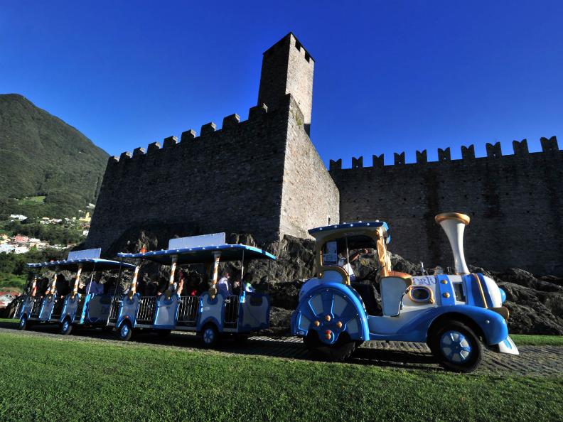 Image 0 - Artù, the small train of the Castles Image 0 - Artù, the small train of the Castles