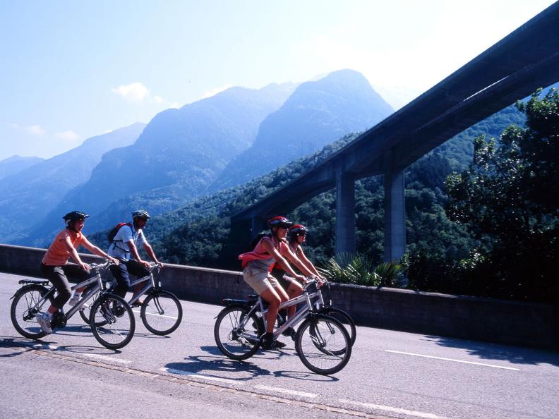Image 3 - In bici tra i grotti della Leventina