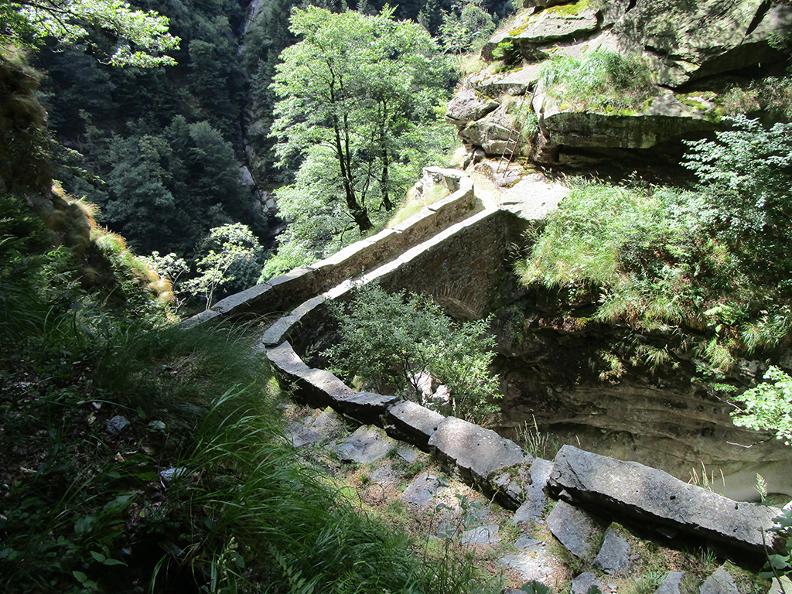 Image 2 - Riserva forestale della Valle di Osogna