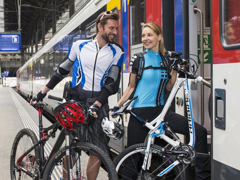 Image 1 - In treno con la bici