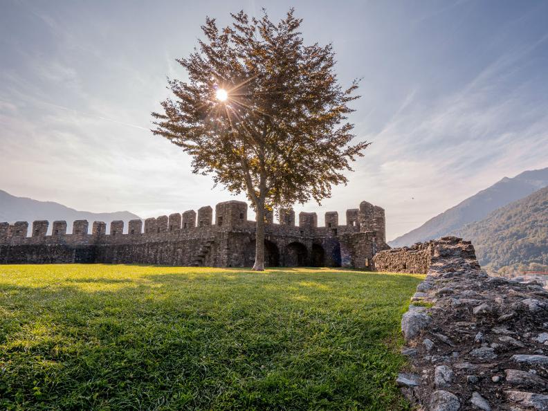 Image 1 - Castel Grande et le mur
