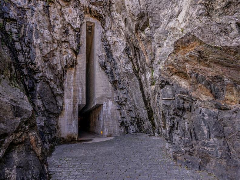 Image 2 - Castel Grande et le mur