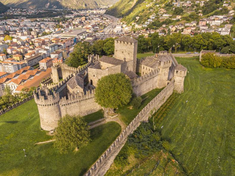 Image 5 - The Castle of Montebello