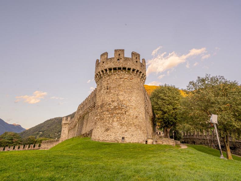 Image 7 - The Castle of Montebello