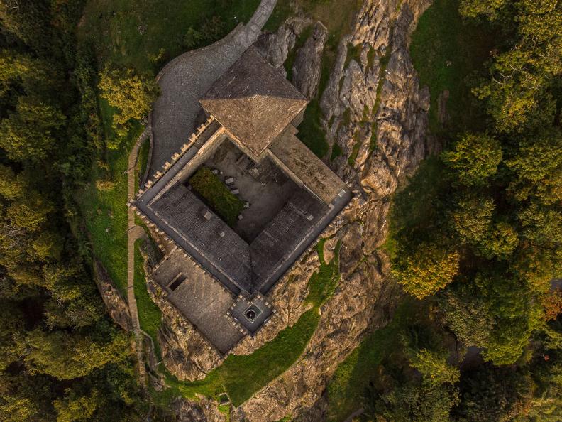 Image 3 - Castello di Sasso Corbaro