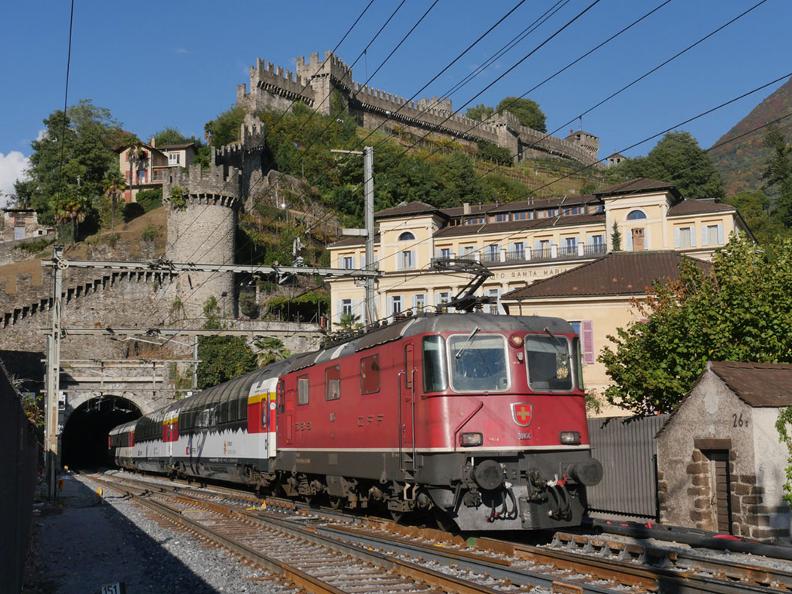 Image 4 - Gotthard Panorama Express