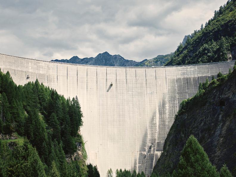 Image 2 - Sport climbing - Luzzone Dam