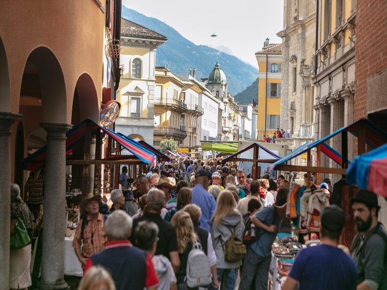 Image 9 - Der Markt von Bellinzona 