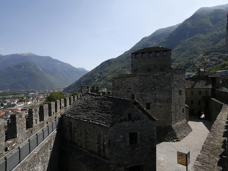 Image 4 - La Fortezza di Bellinzona e i suoi castelli
