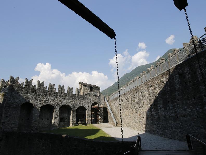 Image 3 - La Fortezza di Bellinzona e i suoi castelli