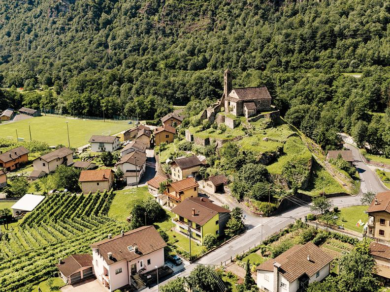 Image 2 - Un giro a Giornico