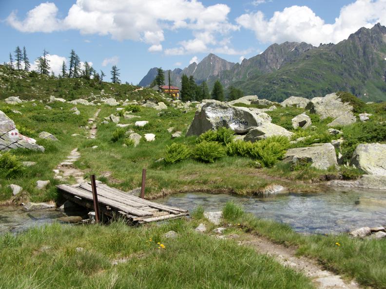 Image 2 - Chemin des quatre sources : la source de la Reuss