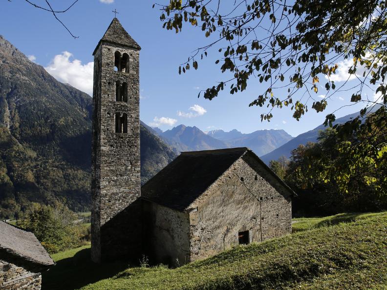 Image 12 - La chiesa romanica di San Carlo a Negrentino
