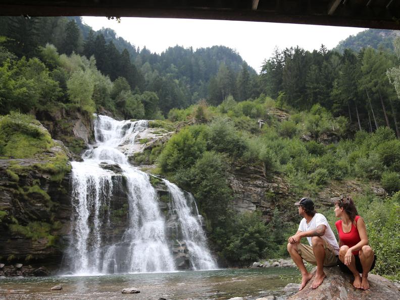 Image 2 - Faido e la cascata Piumogna