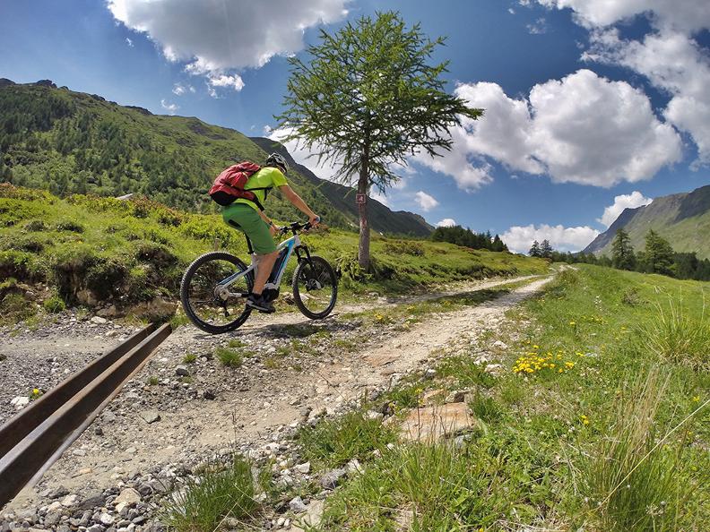 Image 1 - Tour della Valle di Blenio in e-bike