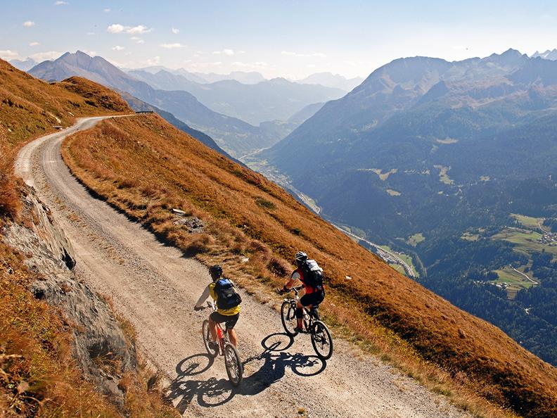 Image 4 - Tour della Valle Leventina in e-bike