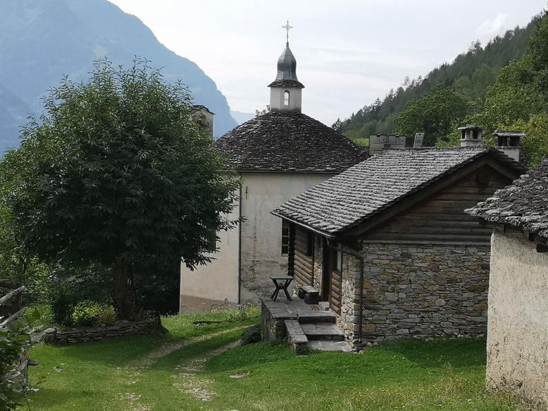 Image 3 - Giro del Castello di Serravalle