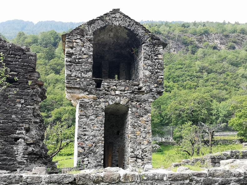 Image 9 - Giro del Castello di Serravalle