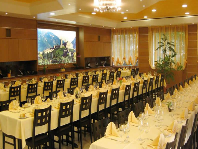 Image 2 - Restaurant Hotel La Perla